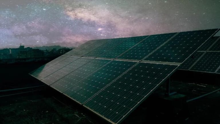 Solar Panels that generate electricity at night