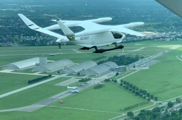 An electric airplane just completed a 2,257km trip