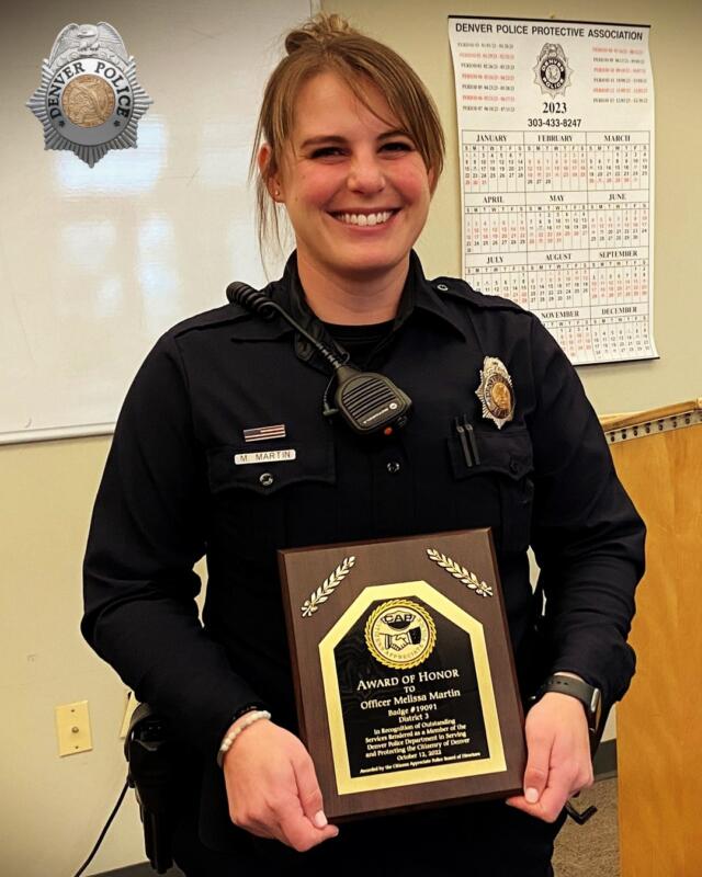 Police Officer Wins Award For Act of Kindness After Buying Groceries For Vulnerable Woman